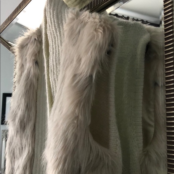 Faux fur sweater vest - Picture 3 of 3